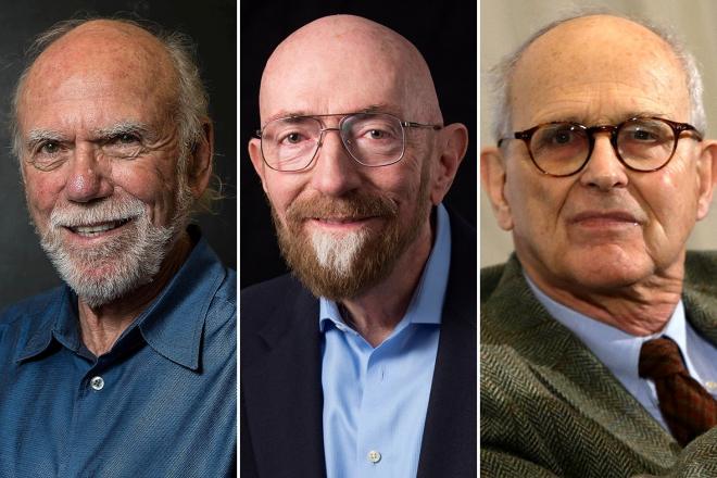 ২০১৭ সালে পদার্থবিদ্যায় নোবেল পুরস্কার পেয়েছেন তিন মার্কিন পদার্থবিদ। তারা হলেন বা থেকে ব্যারি সি ব্যারিশ, কিপ এস থ্রোন ও রেইনার ওয়েস